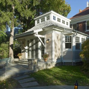 Cottage-like kitchen addition